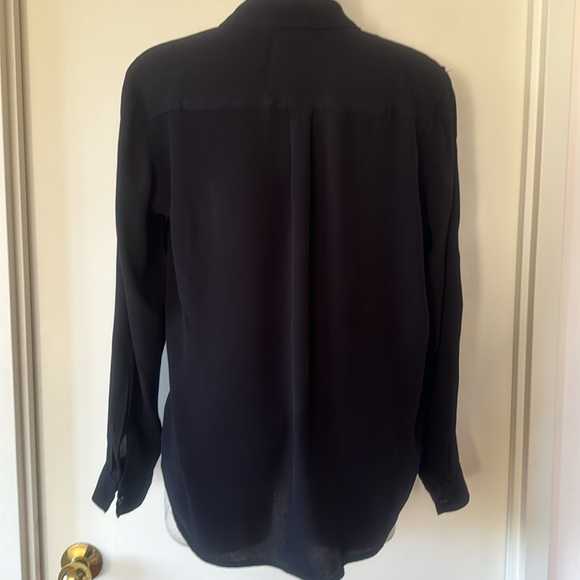 💕Lord & Taylor Classic Black Button-Up Blouse M VGUC - Picture 4 of 10
